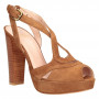 Босоножки Stuart Weitzman Loopon беж