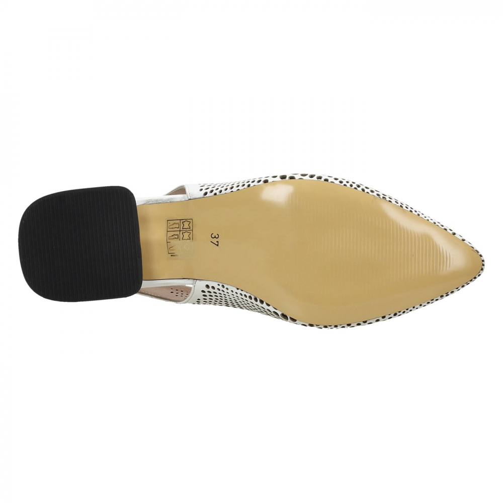 Босоніжки DOMINO.SHOES 064-01105бел